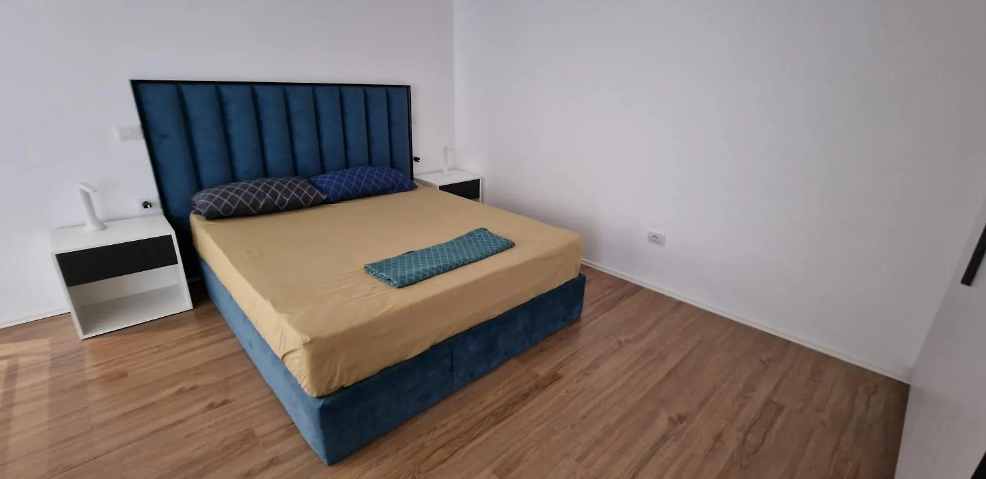 Promenade Duplex Apartments Vlore